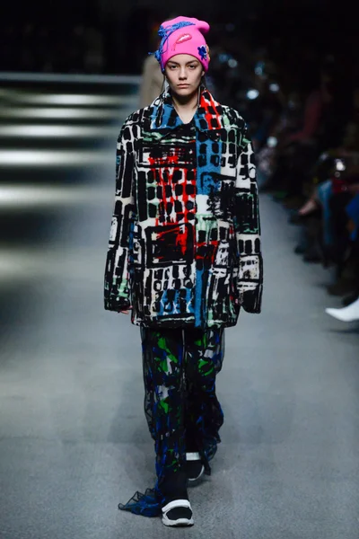 Look 76
